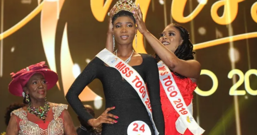 Miss Togo 2022 : Tossou Adjo Jacqueline Estelle, couronnée reine de beauté