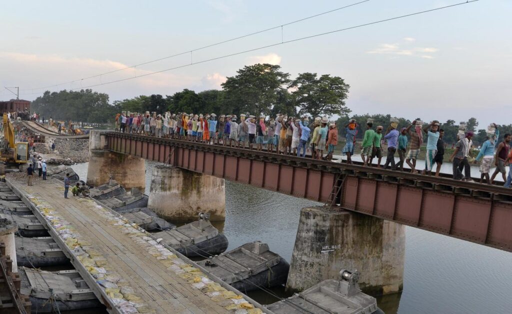 Inde : des voleurs de ferraille démontent un pont de 500 tonnes
