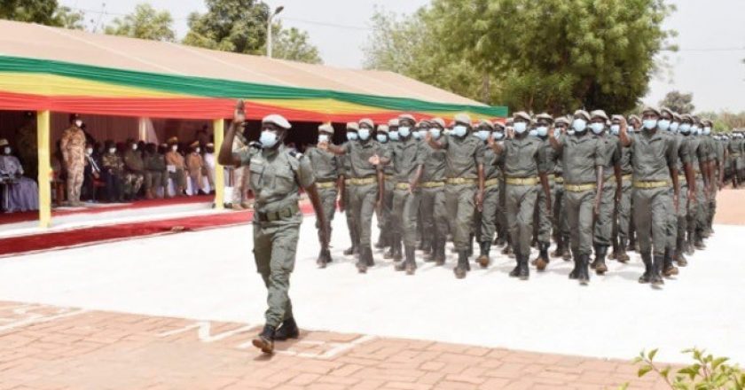 Assimi Goïta rend obligatoire le service militaire au Mali pour les admis à la fonction publique