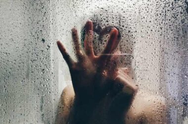 Rapports sexuels sous la douche : ces astuces pour pimenter vos moments torrides
