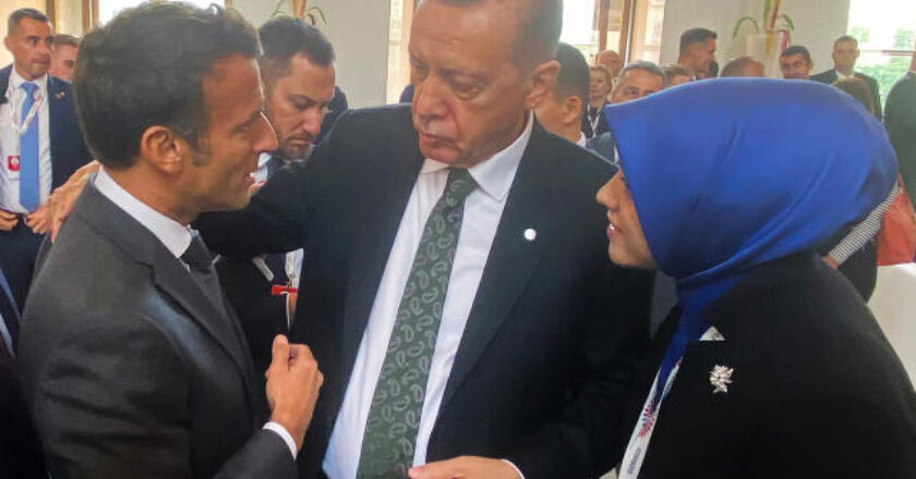 Erdogan à Macron : « Nos épouses s’entendent bien, pas nous »
