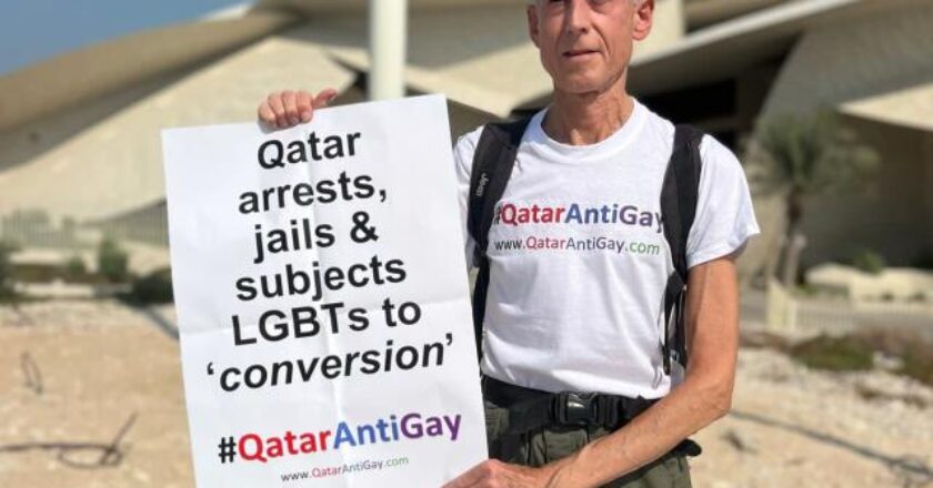Peter Tatchell, militant gay arrêté puis expulsé du Qatar