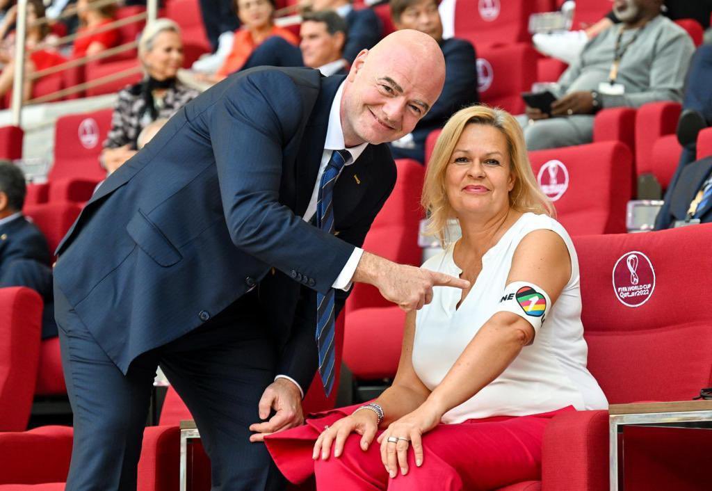 cette photo de Gianni Infantino fait polémique