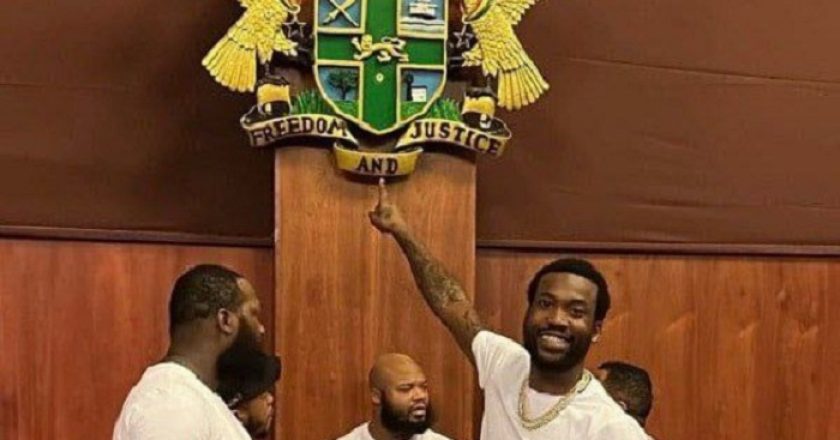 Tournage d'un clip à la présidence les ghanéens en colère contre Meek Mill (vidéo)
