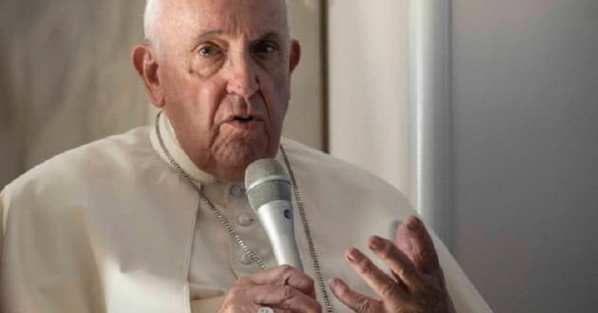 Pape François : "Être homosexuel n'est pas un crime, mais…"
