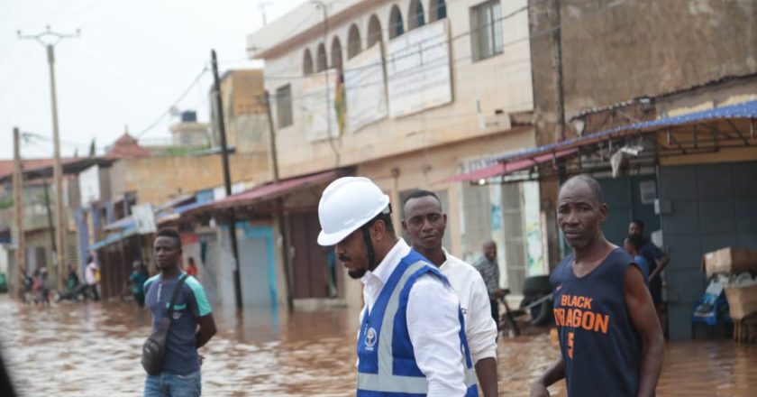 Inondations à Lomé : le maire du Golfe 7 aux côtés des sinistrés