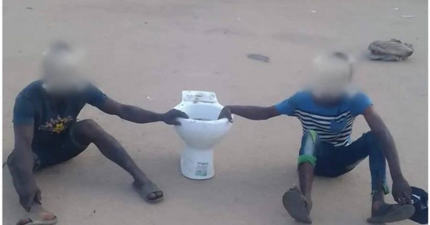Côte d'Ivoire : l'arrestation de 02 voleurs de cuvettes de WC fait le buzz