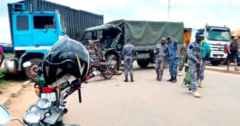 Lomé : un véhicule militaire impliqué dans une collision routière