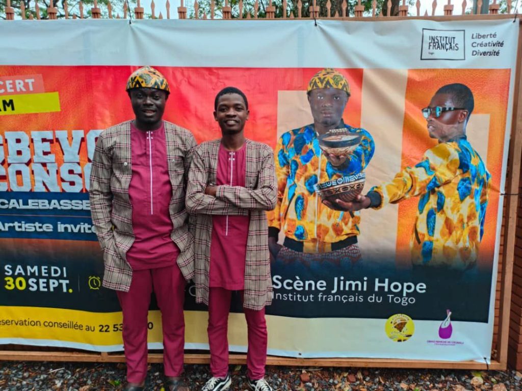 Spectacle "Gbevoun Conscients" : Jeff Eusebio et Menteur Ambulant en fusion artistique à Lomé