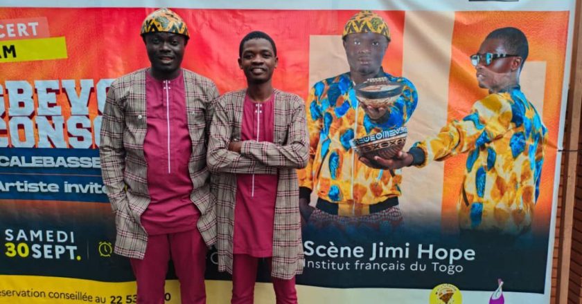 Spectacle "Gbevoun Conscients" : Jeff Eusebio et Menteur Ambulant en fusion artistique à Lomé