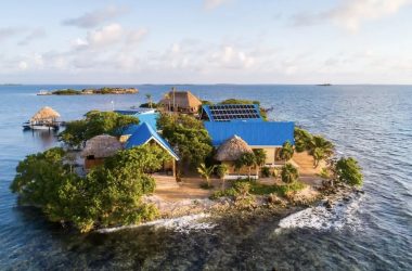Job insolite : un milliardaire recrute un couple pour vivre sur son île privée, salaire énorme