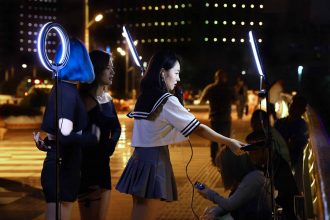 Tech : La Chine déclare la guerre aux influenceurs non diplômés