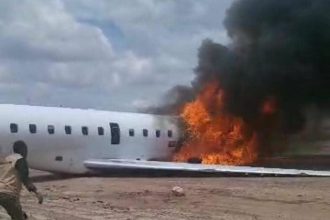 Drame en RDC : l’avion de cet ministre sort de piste et prend feu 